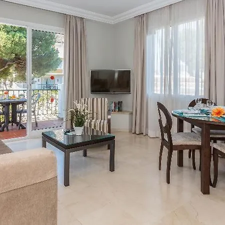 Lägenhetshotell Ona Alanda Club 4*