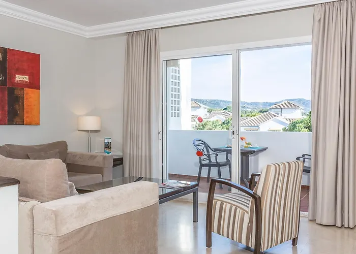 Hotel apartamentowy Ona Alanda Club 4*