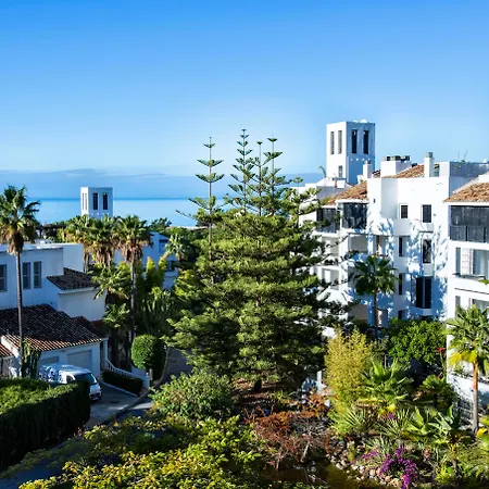 Ona Alanda Club Apartahotel 4*