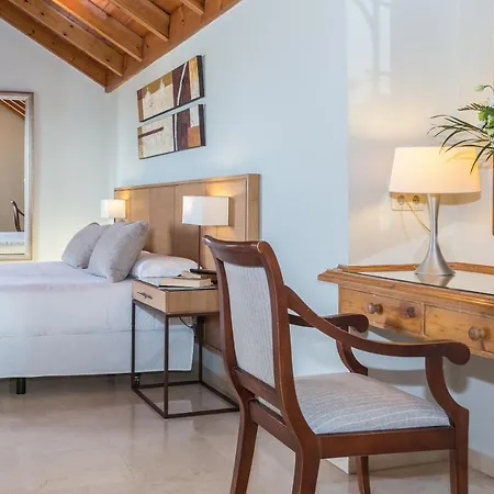 Ona Alanda Club Apartahotel 4*